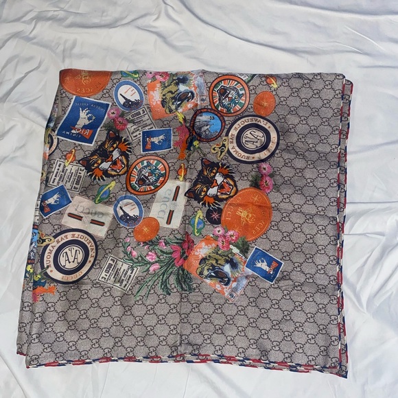 Gucci Beige and Multicolor Silk Headscarf - Picture 2 of 3
